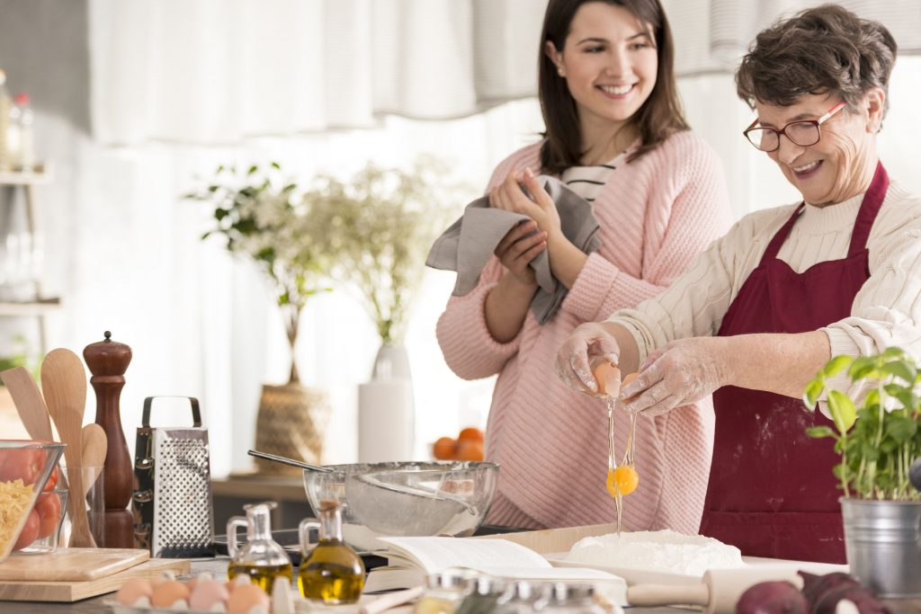 Safe-T Home Care recommends 10 activities for a parent with Alzheimer’s.