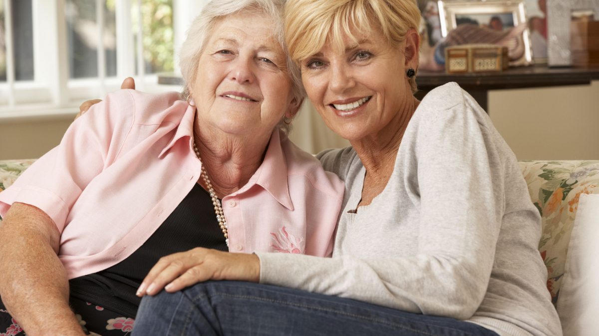 Safe-T Home Care recommends 10 activities for a parent with Alzheimer’s.