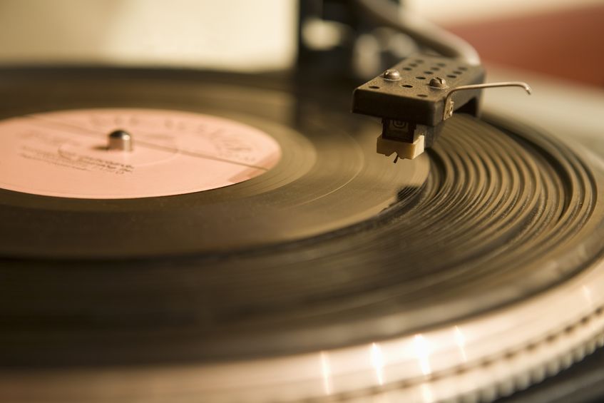 Safe-T Home Care provides helpful tips on incorporating music to help loved ones with dementia or Alzheimer’s.